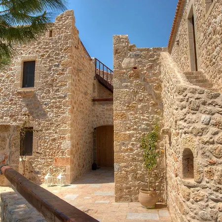 Korona Boutique Hotel Oitilon Exterior photo