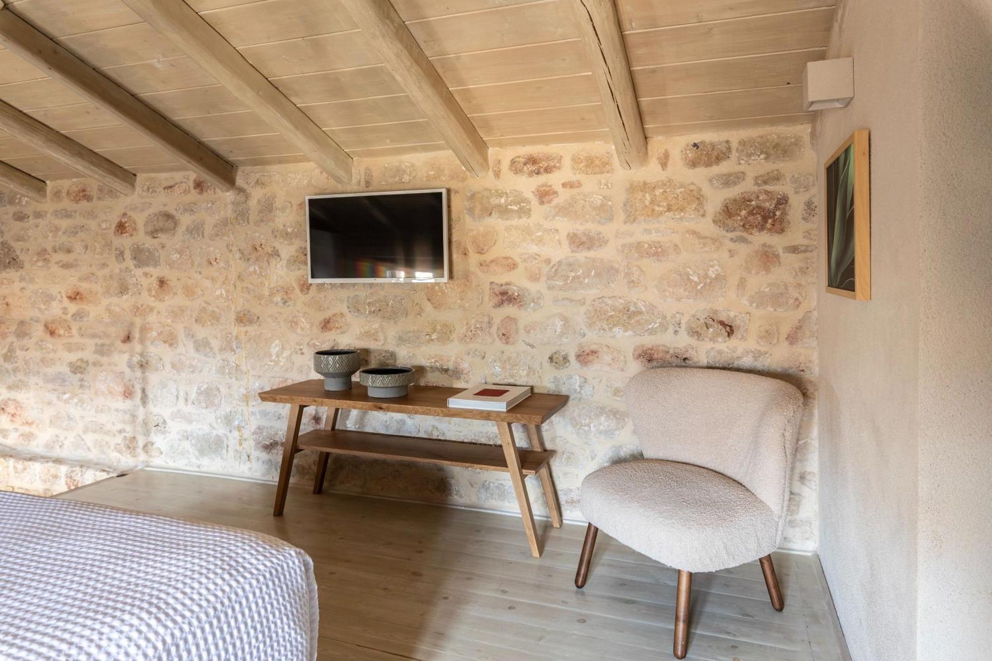 Korona Boutique Apartament Oitylo
